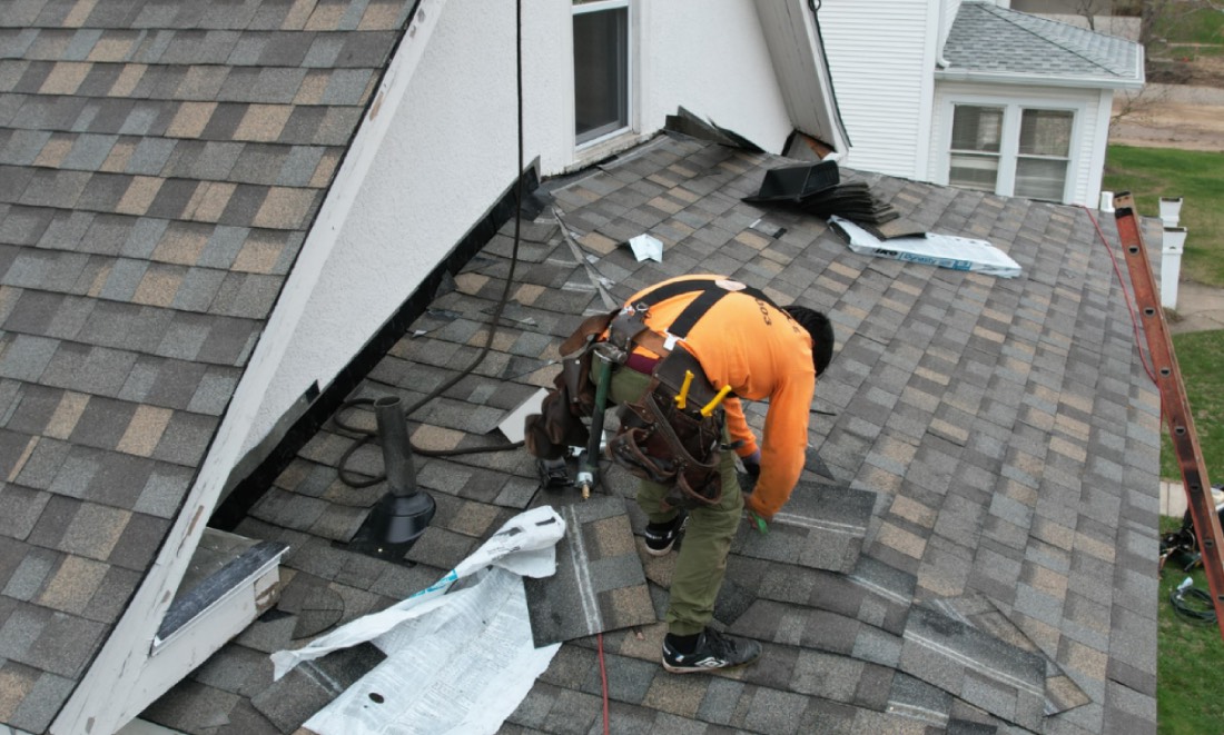 Identifying Common Roof Damage Signs